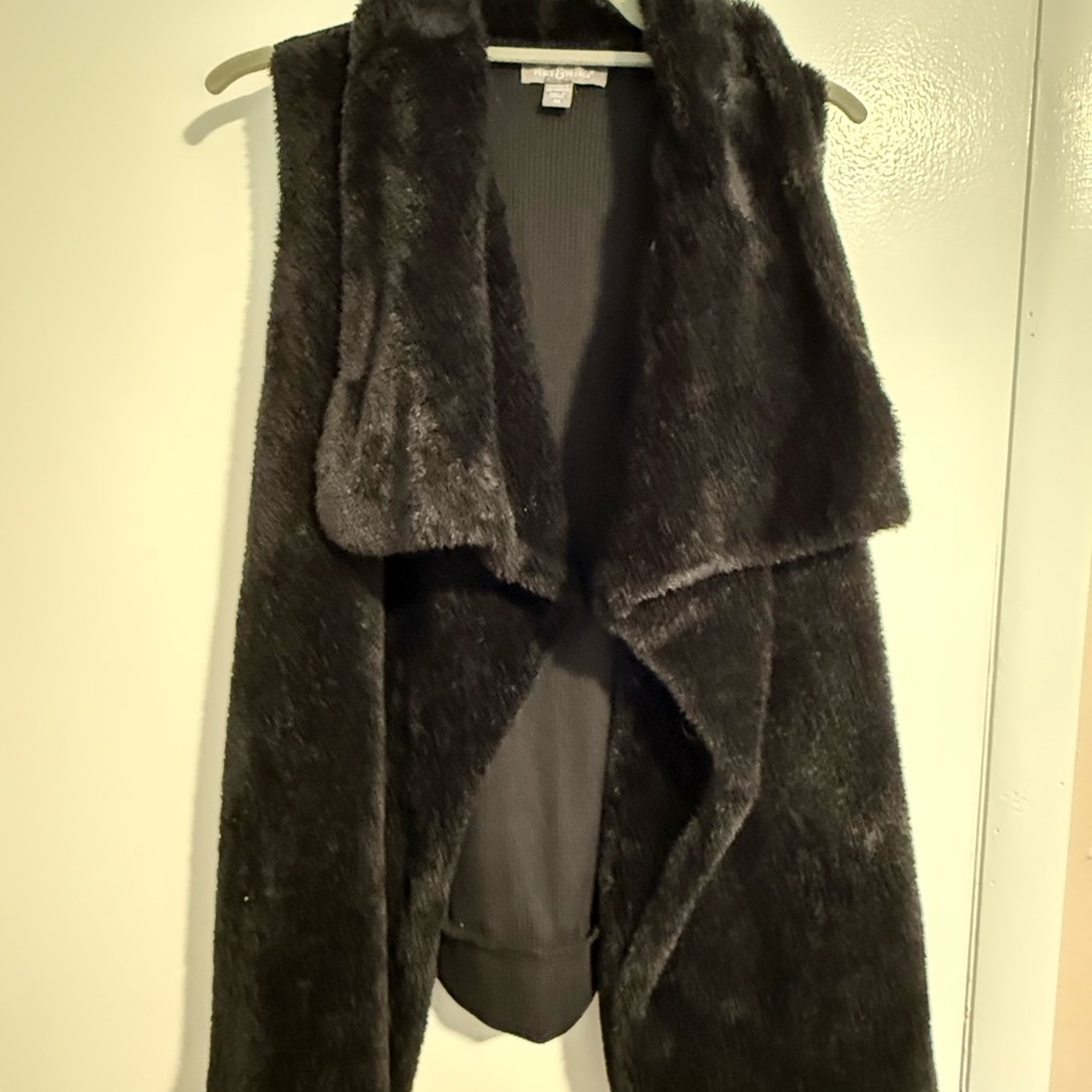 Faux Fur Vest in Black